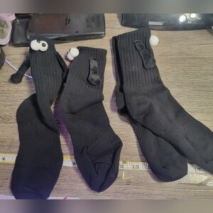 2 Pair Women's Friend‎ Hand To Hand Magnetic Black Crew Socks A7